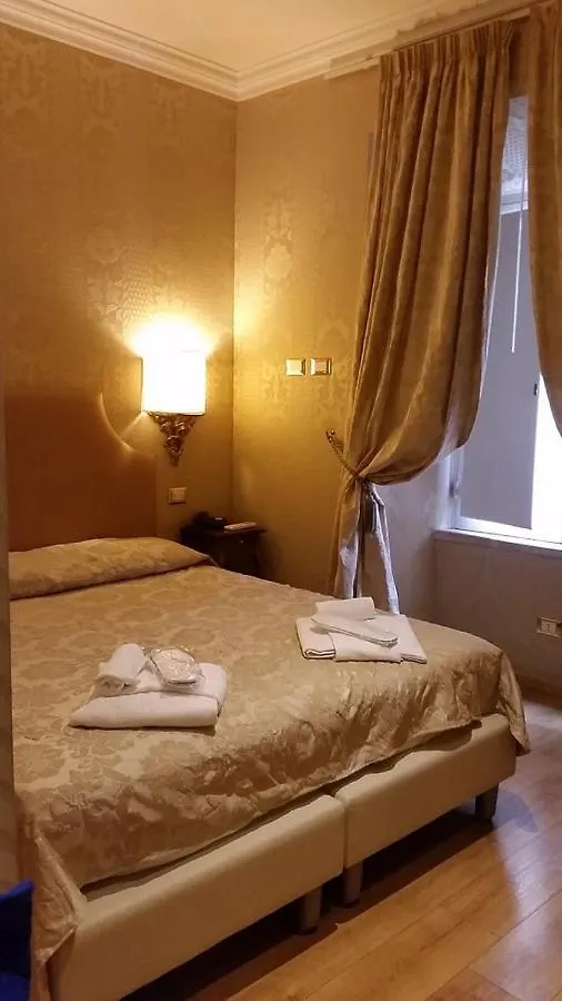 ** Bed & Breakfast Trevi Qq Rooms Rome Italy