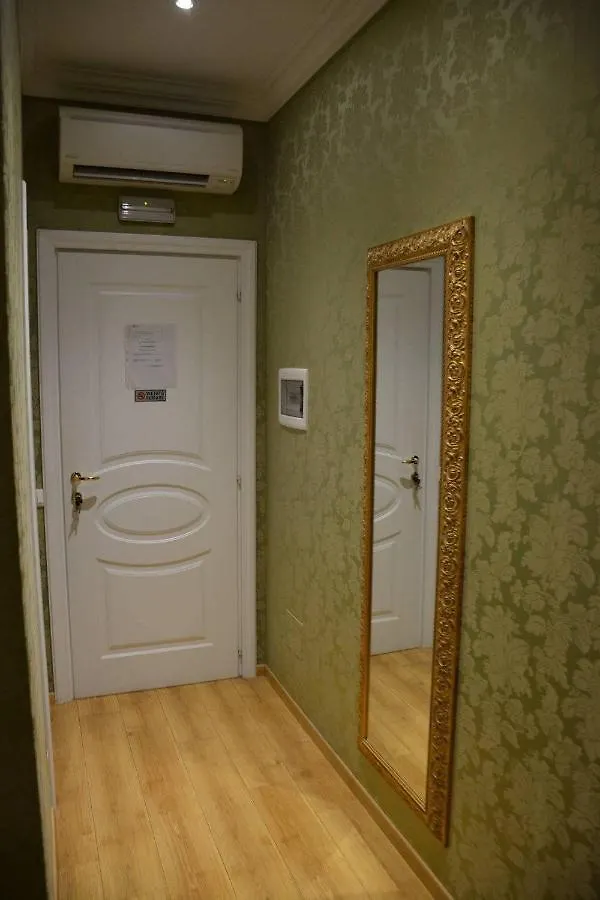 Trevi Qq Rooms Rome 2*,
