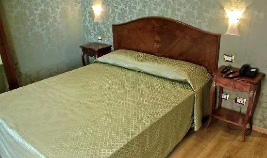 Bed & Breakfast Trevi Qq Rooms Rome