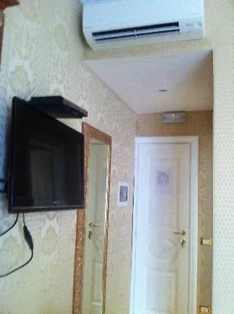 Bed & Breakfast Trevi Qq Rooms Rome